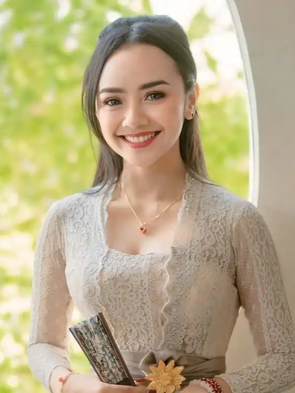 Biodata Ayu Puspa dan Profil Lengkap Selebgram Cantik Asal Bali