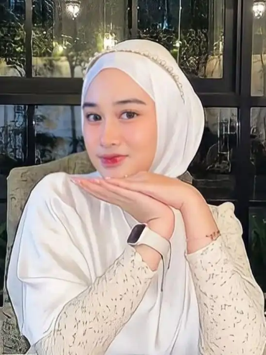 Biodata Khansa Mariska dan Profil Lengkap Istri Gus Azmi