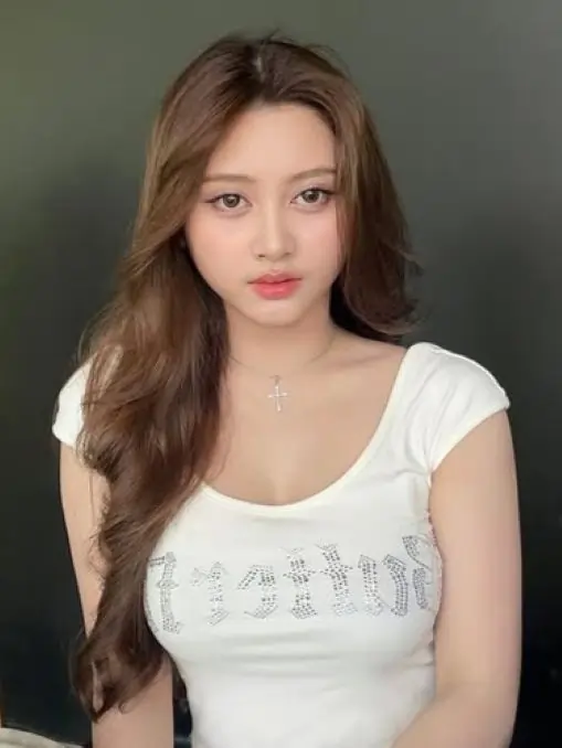 Biodata Caithlyn Gwyneth Santoso Eks JKT48 dan Profil Lengkap