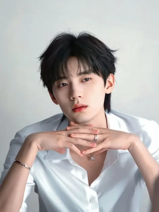 Zhou Yiran Biodata Lengkap, Umur dan Profil Artis China