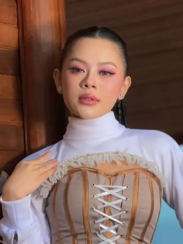 Melly Lee Biodata, Umur dan Profil Meli Nuryani Lengkap