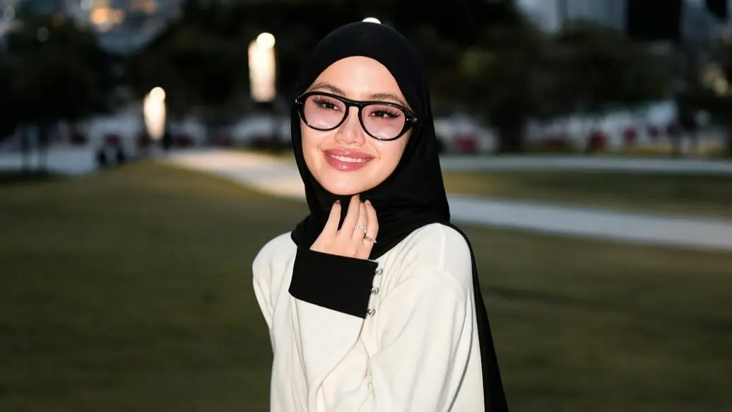 Sashfir Biodata (Fira Assegaf), Umur dan Agama Lengkap