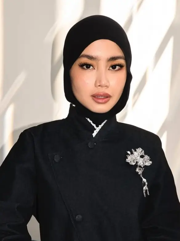 Sashfir Biodata (Fira Assegaf), Umur dan Profil Lengkap