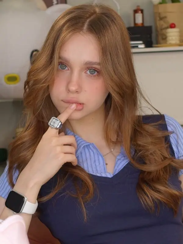Diana Turova Biodata, Umur, Agama dan Profil Lengkap