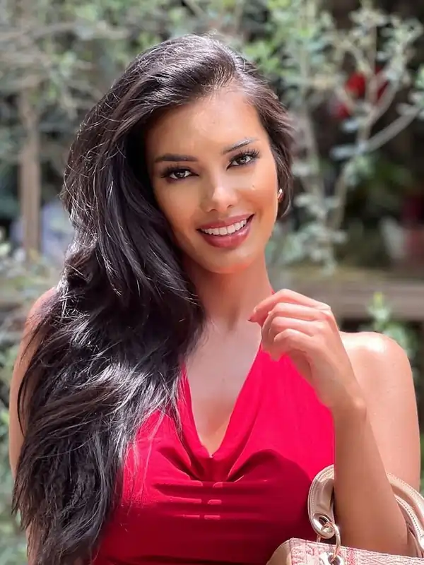 Vina Sitorus Biodata, Umur, Agama dan Profil Lengkap